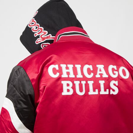 NBA Heavyweight Satin Jacket Chicago Bulls